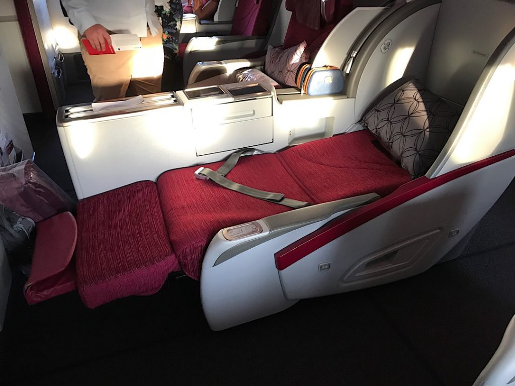 Qatar Airways Boeing 777 business class
