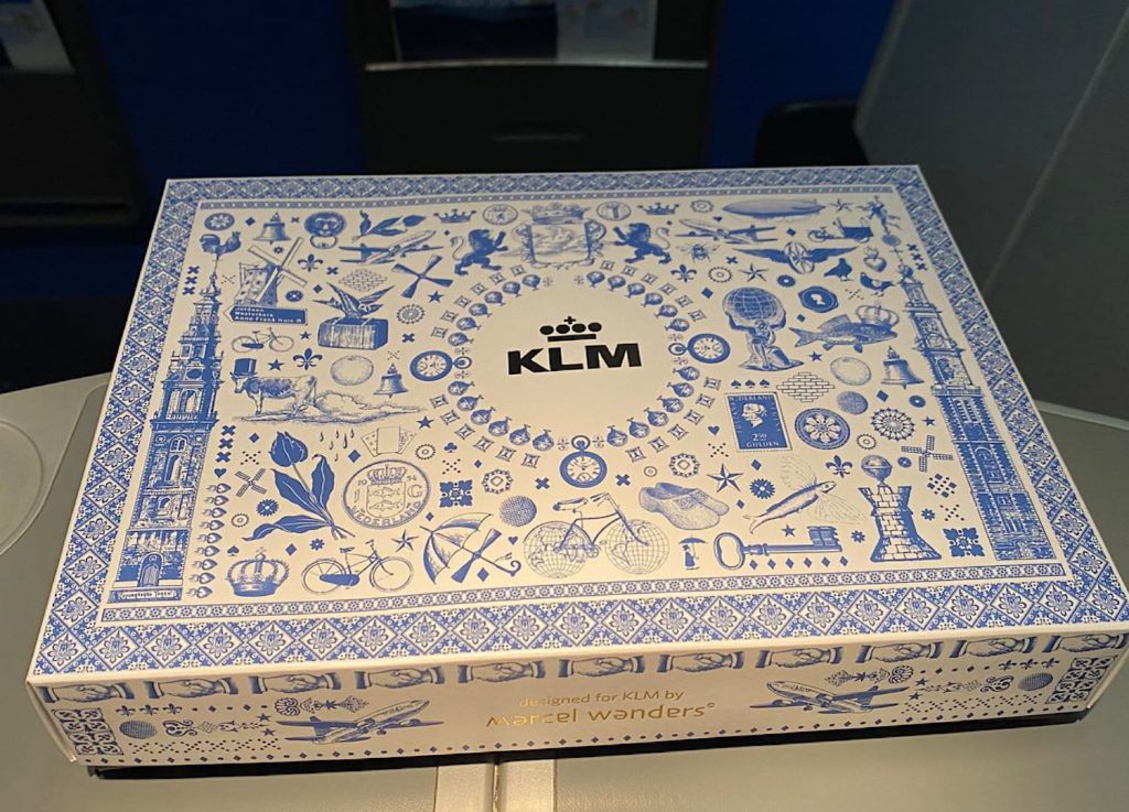 KLM biznis trieda Embraer