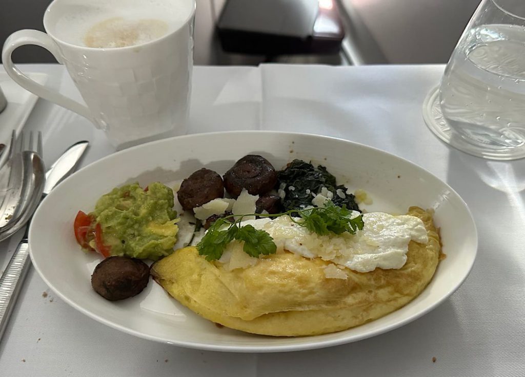 Qatar Airways raňajky