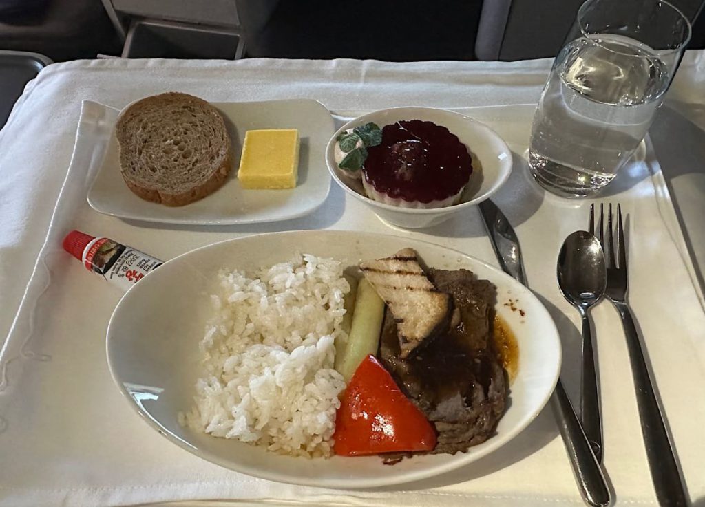 Lufthansa biznis trieda obed